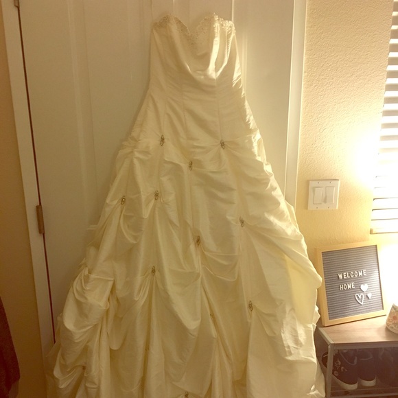 David's Bridal Dresses & Skirts - Wedding dress, like new.
